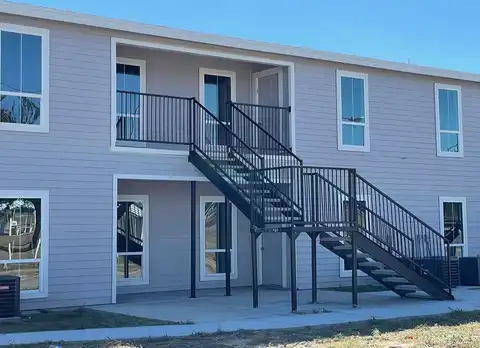 405 W Santa Clara Street, Hebbronville, TX 78361