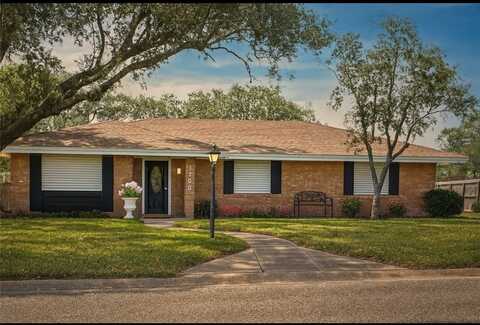 1109 Adeline Street, Sinton, TX 78387