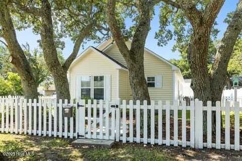 2011 Fisher Street, Morehead City, NC 28557