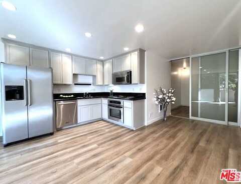 11645 Montana Ave, Los Angeles, CA 90049