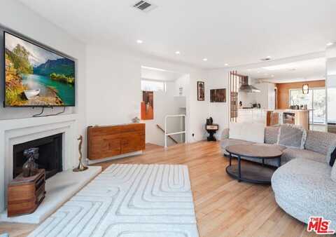 905 Pine Grove Ave, Los Angeles, CA 90042