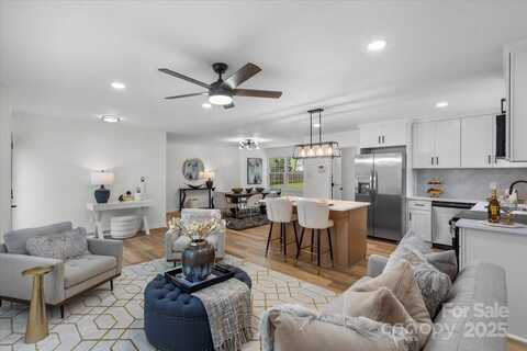 4932 Delivau Drive, Charlotte, NC 28215