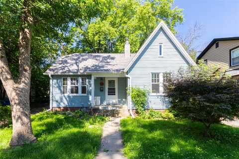 2418 E 13th Street, Des Moines, IA 50316