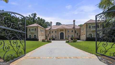 720 Heards Ferry, Sandy Springs, GA 30328