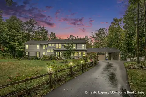 6467 118th Avenue, Fennville, MI 49408