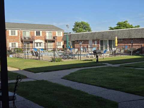 1512 Normandy Road, Royal Oak, MI 48073
