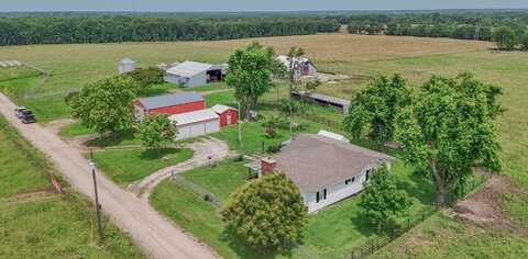 9661 E 1070 Road, Stockton, MO 65785
