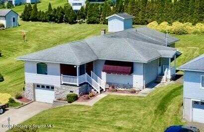 290 Holly Lane, Sturges, PA 18447