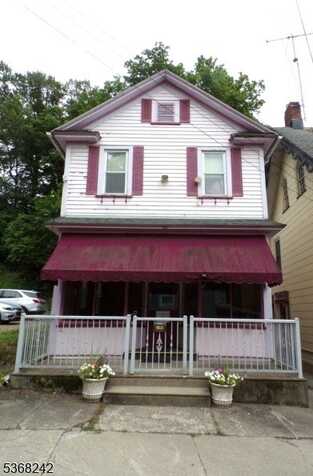 190 Market St, Belvidere, NJ 07823