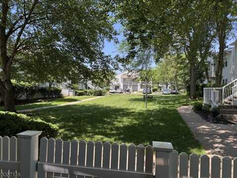 13 Larkspur Court, Bedminster, NJ 07921