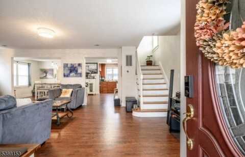 372 W Hazelwood Ave, Rahway, NJ 07065
