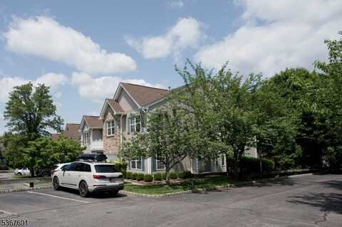425 Diablo Ct, Mahwah, NJ 07430