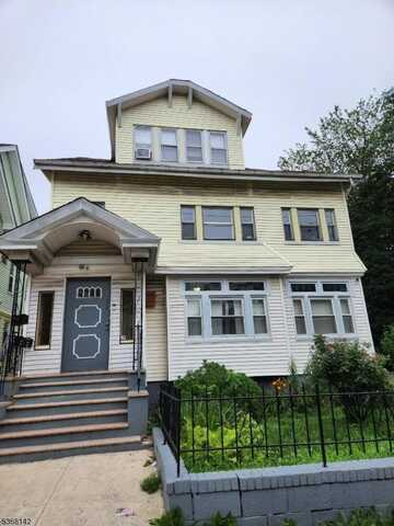 178 Osborne Ter, Newark, NJ 07112