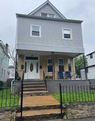 38 Cambridge St, East Orange, NJ 07018