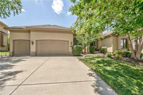 9638 Zarda Drive, Lenexa, KS 66227