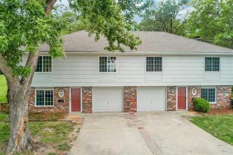6941-6945 NW Chapel Woods Lane, Kansas City, MO 64152