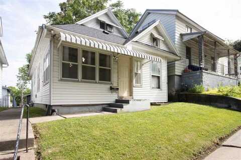 708 E 8th St, Muscatine, IA 52761
