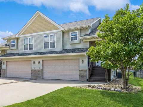 85 S Park Ridge Rd, NorthLiberty, IA 52317