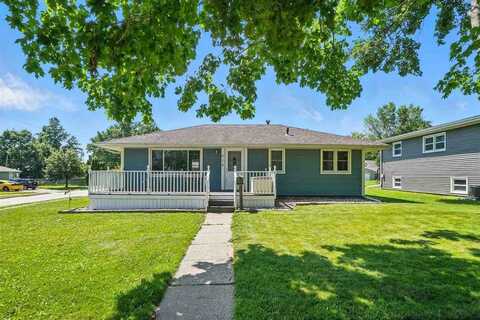 618 E 4th St, WestLiberty, IA 52776