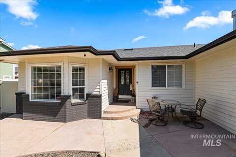 1902 E Birchwood Dr, Eagle, ID 83616
