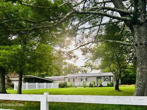 4516 Nashville Hwy, Deer Lodge, TN 37726