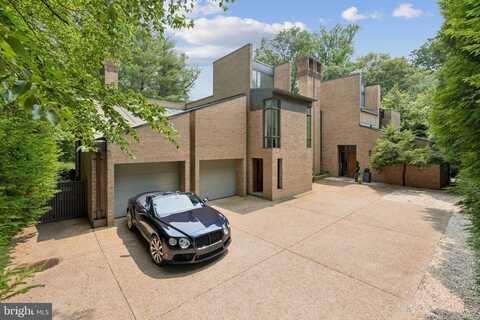 400 CHAIN BRIDGE, MCLEAN, VA 22101
