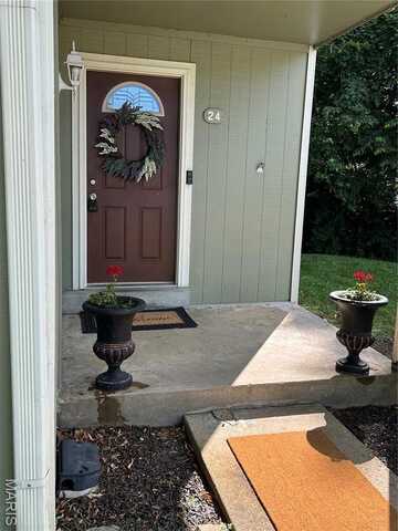 24 Lantern Lane, Lake Saint Louis, MO 63367