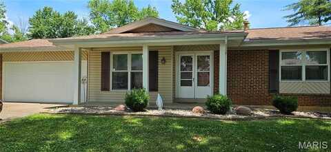 553 Goldwood Drive, Ballwin, MO 63021