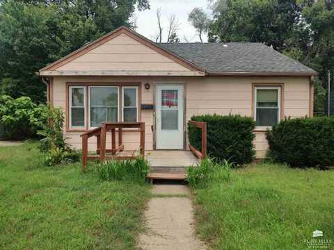 414 W Ash, Junction City, KS 66441