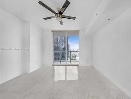 244 Biscayne Blvd, Miami, FL 33132