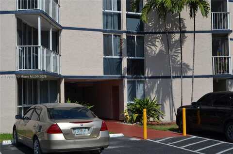 7125 NW 186th St, Hialeah, FL 33015