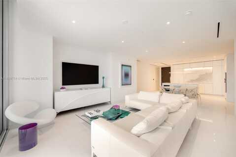300 Biscayne Blvd Way, Miami, FL 33131