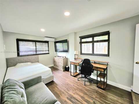 1728 NE 17th Ter, Fort Lauderdale, FL 33305