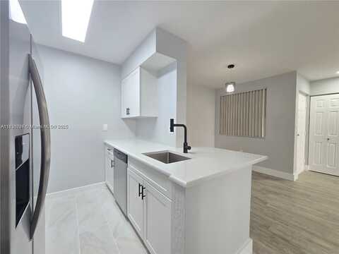 2831 N Oakland Forest Dr, Oakland Park, FL 33309