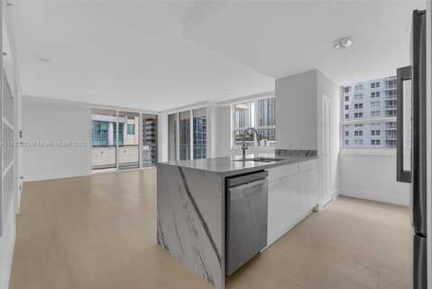 1155 Brickell Bay Dr, Miami, FL 33131
