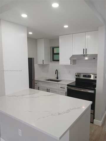 1530 SW 2nd St, Miami, FL 33135