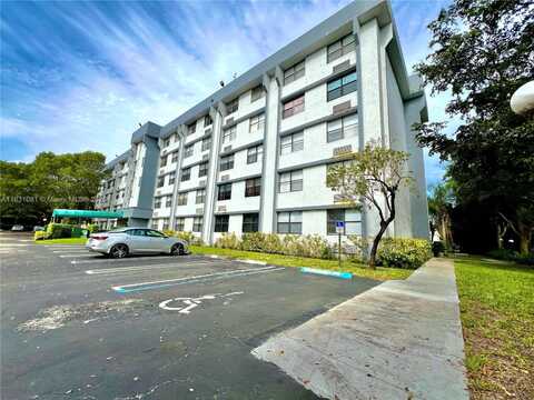 2501 Riverside Dr, Coral Springs, FL 33065