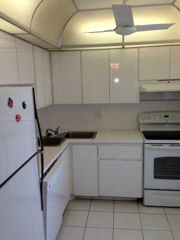 6070 NW 64th Ave, Tamarac, FL 33319