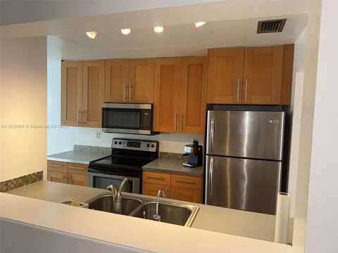 8247 NW 8th Pl, Plantation, FL 33324