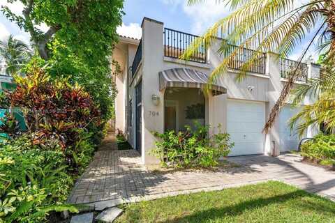 704 SW 16th St, Fort Lauderdale, FL 33315