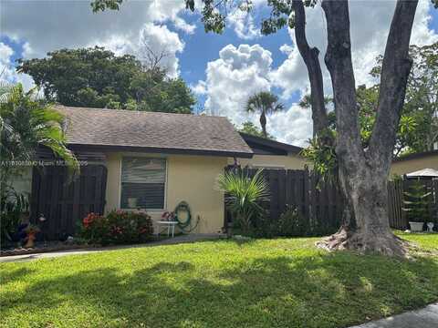115 Fox Rd, Hollywood, FL 33024