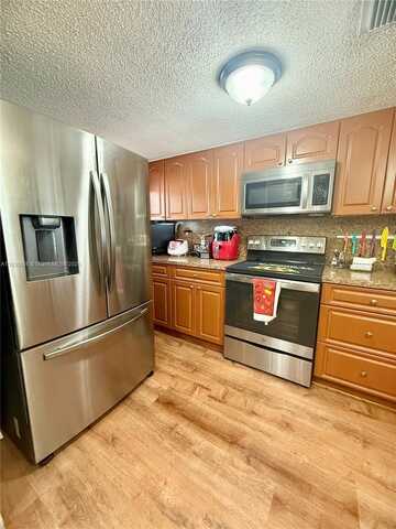 9917 W Okeechobee Rd, Hialeah Gardens, FL 33016
