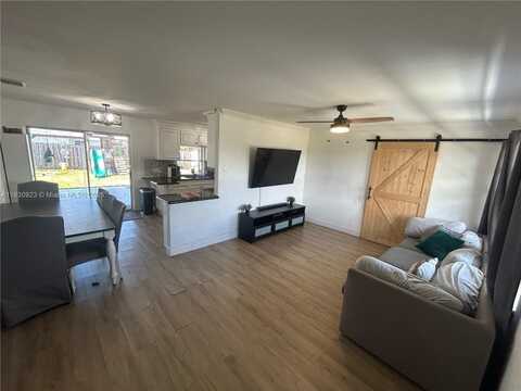 11721 NW 32nd Mnr, Sunrise, FL 33323