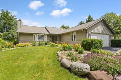 S52w23066 Hunters Holw, Waukesha, WI 53189