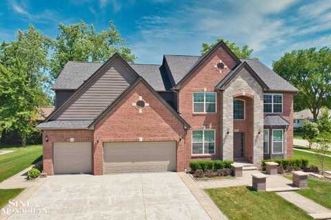 3890 Macaw, Troy, MI 48083