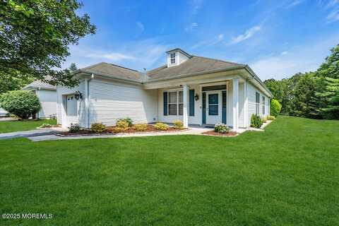 29 Goldenedge Way, Lakewood, NJ 08701