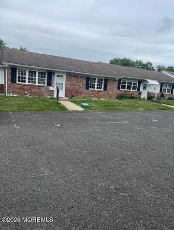8 Missouri Court, Matawan, NJ 07747