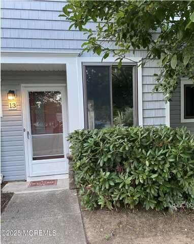 13 Dawn Court, Tinton Falls, NJ 07724