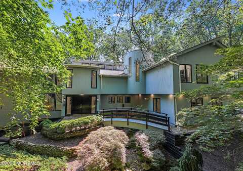 17 Glenwood Road, Colts Neck, NJ 07722