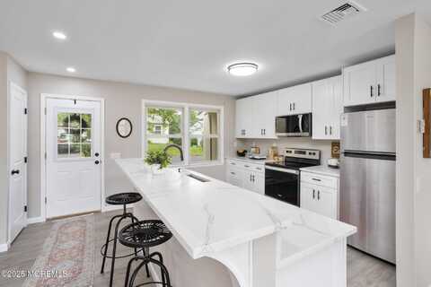 48 Westport Drive, Manchester, NJ 08759